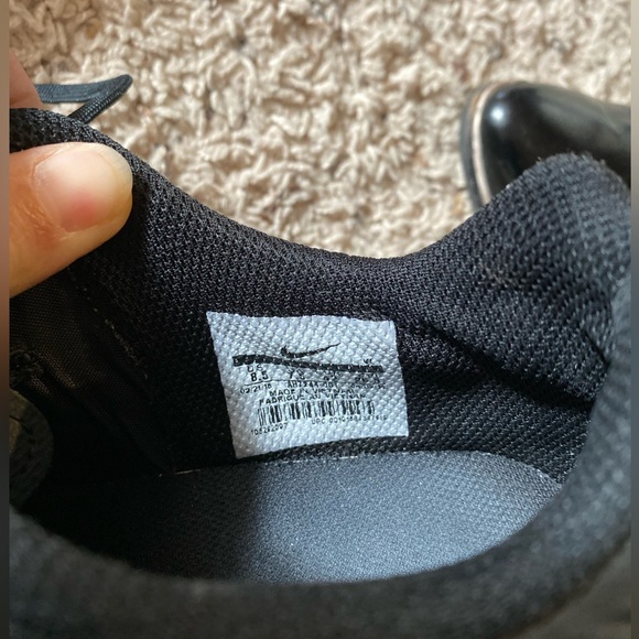 nike tiempo indoor soccer shoes Size 8.5 Black - Picture 10 of 10